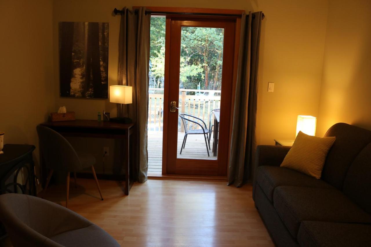 Five Elements Lodge B&B With Outdoor Spa Fernwood Exterior photo